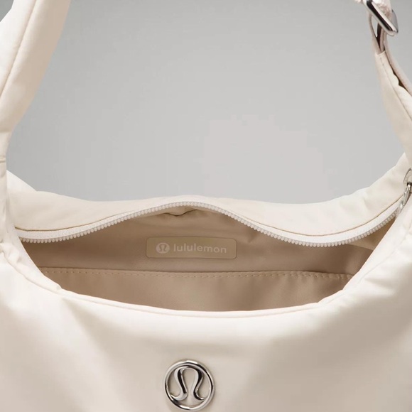 Lululemon Mini White Shoulder Bag - Picture 4 of 5